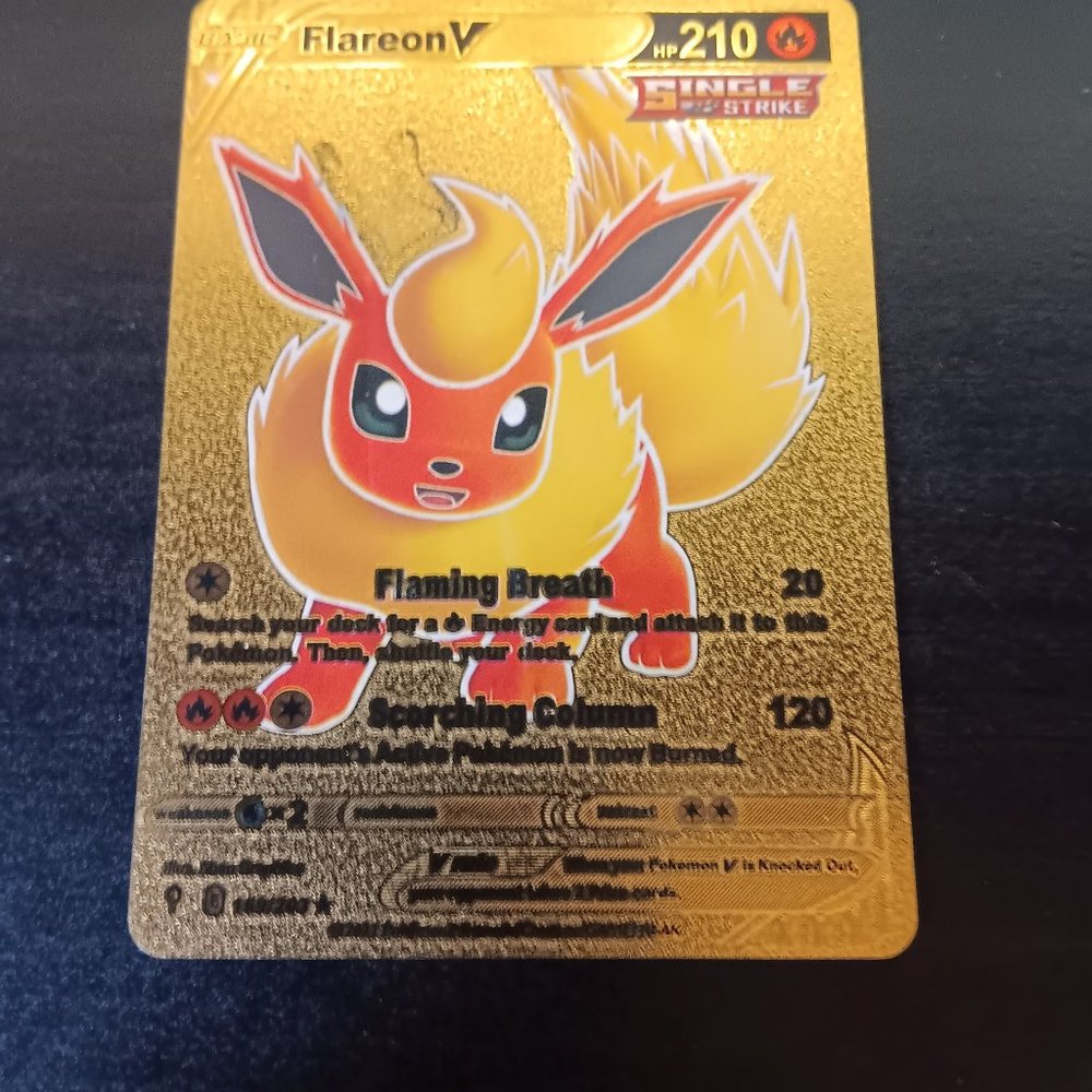 Flareon V gold Pokémon card
